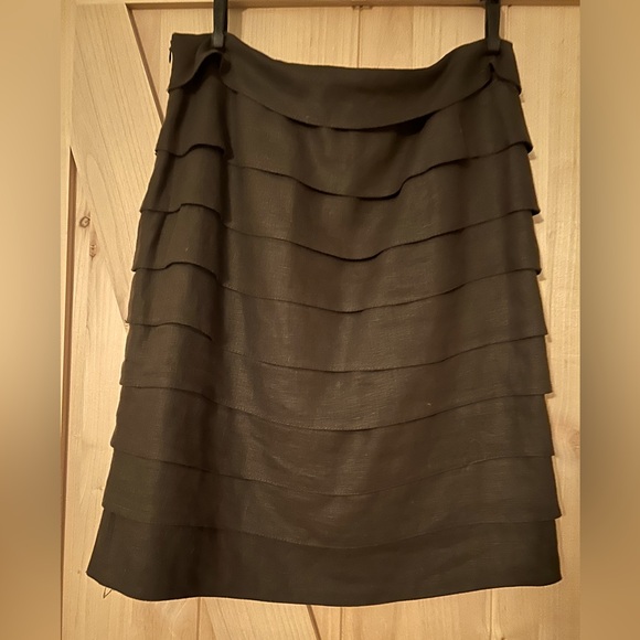 Larry Levine Brown Linen Skirt. Beautiful detail with vertical pleats.Lined Skrt - Picture 2 of 5